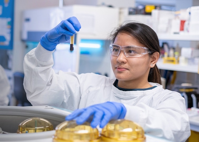 Medical researcher in lab